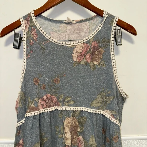 143 Story By Line Uo Women's Grey Pink Floral Tunic Top Size L - Picture 3 of 11